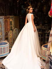 Свадебное платье Djuri. Силуэт А-силуэт. Цвет Белый / Молочный. Вид 2