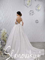 Свадебное платье 17020. Силуэт Пышное, А-силуэт. Цвет Белый / Молочный. Вид 2