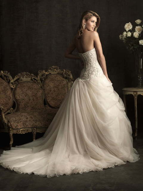 Свадебное платье Эвита. Силуэт А-силуэт. Цвет Айвори / Капучино, Белый / Молочный. Вид 2