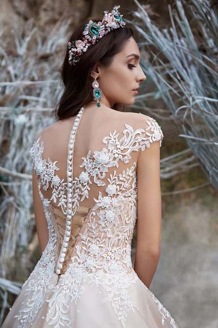 Свадебное платье Katrin. Силуэт Пышное, А-силуэт. Цвет Айвори / Капучино, Белый / Молочный, Персик / Оранжевый. Вид 3