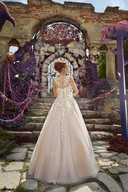 Свадебное платье Susan. Силуэт А-силуэт. Цвет Айвори / Капучино, Белый / Молочный, оттенки Розового. Вид 2