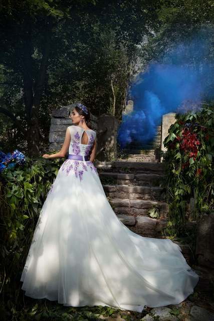 Свадебное платье Латифа. Силуэт Пышное, А-силуэт. Цвет Белый / Молочный, Лавандовый / Фиолетовый. Вид 2