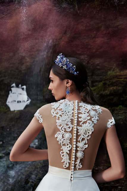 Свадебное платье Мансура. Силуэт А-силуэт. Цвет Белый / Молочный. Вид 3