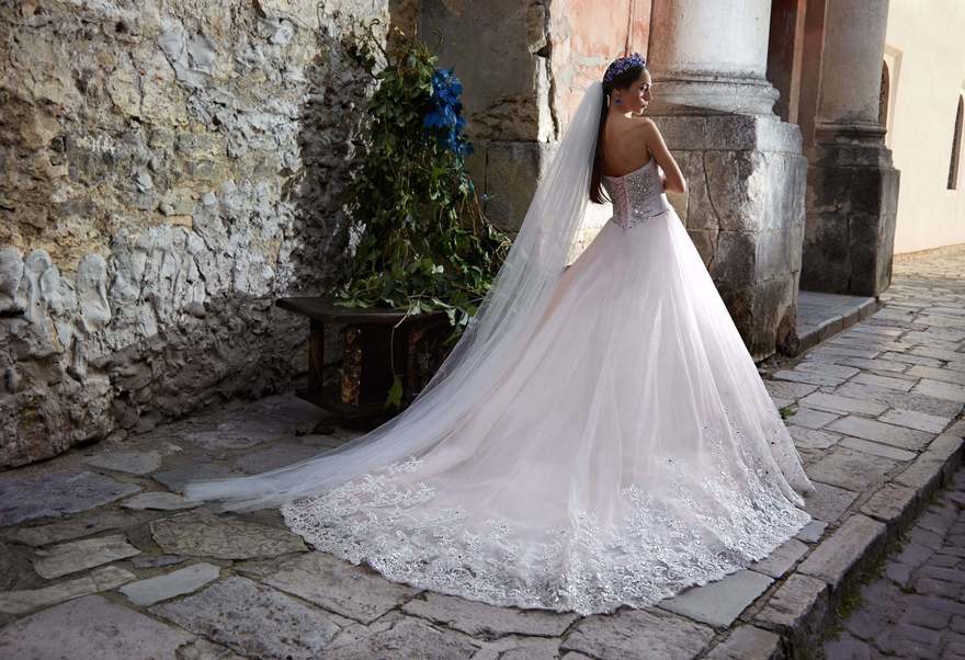 Свадебное платье Рисала. Силуэт Пышное, А-силуэт. Цвет Белый / Молочный, оттенки Розового. Вид 2