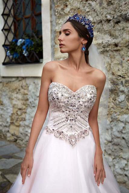 Свадебное платье Рисала. Силуэт Пышное, А-силуэт. Цвет Белый / Молочный, оттенки Розового. Вид 3