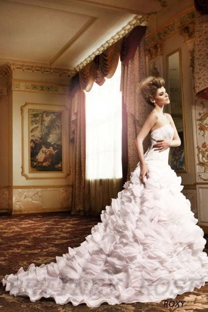Свадебное платье Roxy. Силуэт А-силуэт. Цвет Белый / Молочный, оттенки Розового. Вид 1