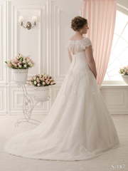 Свадебное платье S 187. Силуэт А-силуэт. Цвет Белый / Молочный, Айвори / Капучино. Вид 2