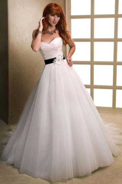 Свадебное платье M002. Силуэт А-силуэт. Цвет Белый / Молочный. Вид 1