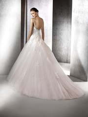 Свадебное платье Zuria. Силуэт А-силуэт. Цвет Белый / Молочный, Айвори / Капучино, оттенки Розового. Вид 2