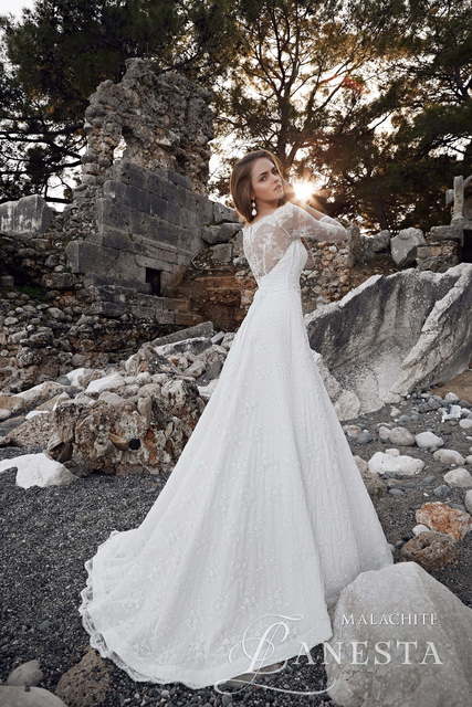 Свадебное платье Malachite. Силуэт А-силуэт. Цвет Белый / Молочный. Вид 2