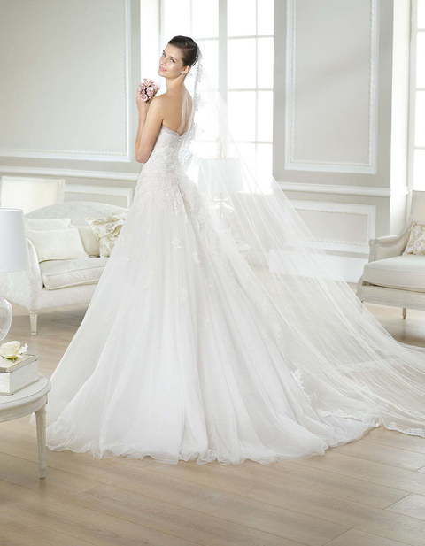 Свадебное платье Jahi. Силуэт Пышное, А-силуэт. Цвет Белый / Молочный. Вид 2