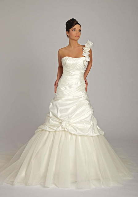 Свадебное платье 70091. Силуэт А-силуэт. Цвет Белый / Молочный. Вид 1