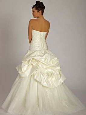 Свадебное платье 70062. Силуэт А-силуэт. Цвет Белый / Молочный. Вид 2
