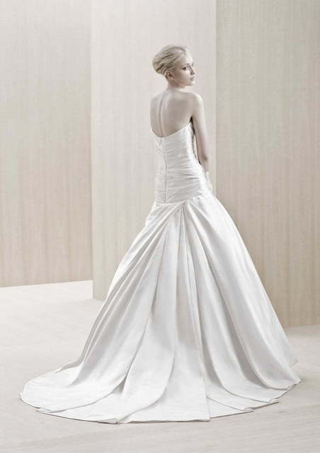 Свадебное платье Ende. Силуэт А-силуэт. Цвет Белый / Молочный. Вид 2