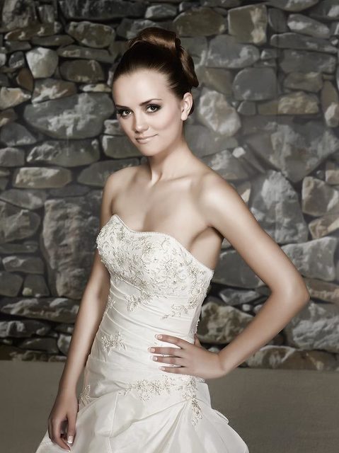 Свадебное платье 70231. Силуэт А-силуэт. Цвет Айвори / Капучино, Белый / Молочный. Вид 3