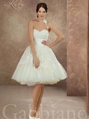 Свадебное платье Кики. Силуэт Пышное, А-силуэт. Цвет Айвори / Капучино. Вид 1