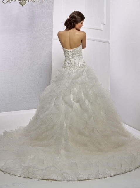 Свадебное платье 70360. Силуэт Пышное, А-силуэт. Цвет Айвори / Капучино, Белый / Молочный. Вид 2