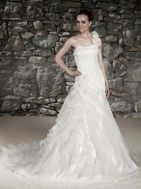 Свадебное платье 70237. Силуэт А-силуэт. Цвет Белый / Молочный. Вид 1