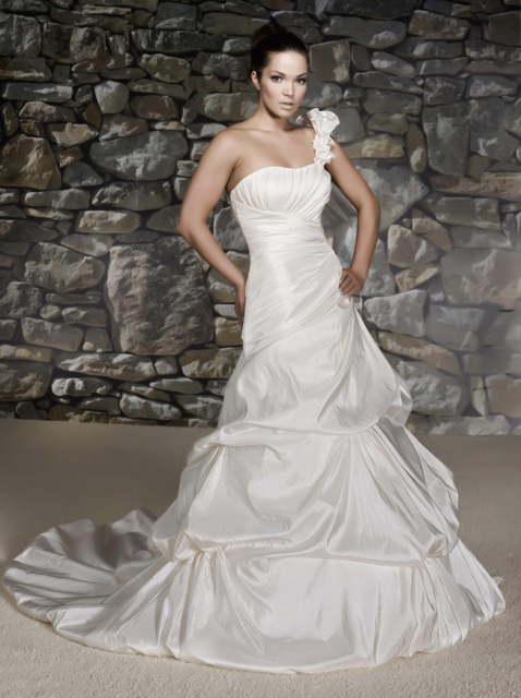 Свадебное платье 70224. Силуэт А-силуэт. Цвет Белый / Молочный. Вид 1