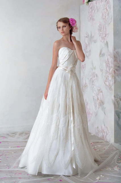 Свадебное платье Балана. Силуэт А-силуэт. Цвет Белый / Молочный. Вид 1