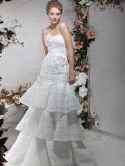 Свадебное платье Розовые Лепестки. Силуэт А-силуэт, Рыбка. Цвет Белый / Молочный. Вид 1