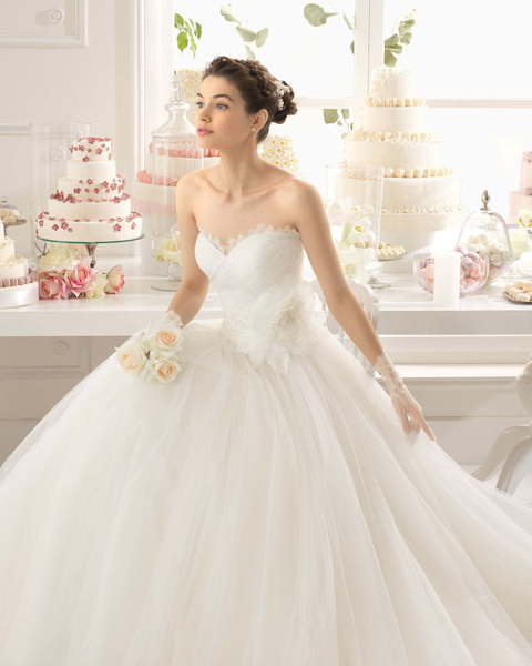 Свадебное платье Astracan. Силуэт Пышное, А-силуэт. Цвет Айвори / Капучино, Белый / Молочный. Вид 2