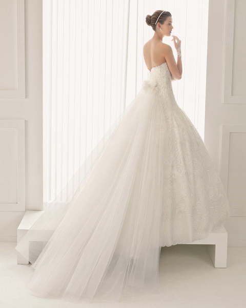 Свадебное платье Sibyl. Силуэт Пышное, А-силуэт. Цвет Айвори / Капучино, Белый / Молочный. Вид 2