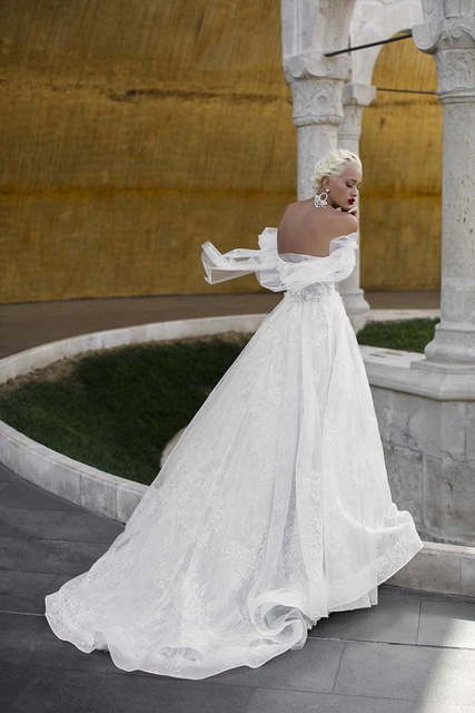 Свадебное платье Confident Hibiscus. Силуэт А-силуэт. Цвет Белый / Молочный. Вид 2