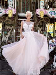 Свадебное платье Courageous Carnation. Силуэт А-силуэт. Цвет оттенки Розового. Вид 1