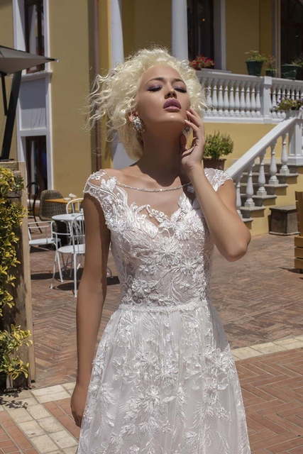 Свадебное платье Headstrong Begonia. Силуэт А-силуэт, Прямое. Цвет Белый / Молочный. Вид 4