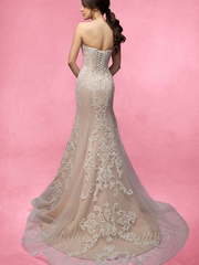 Свадебное платье Лорен. Силуэт Прямое, Рыбка. Цвет Айвори / Капучино. Вид 2