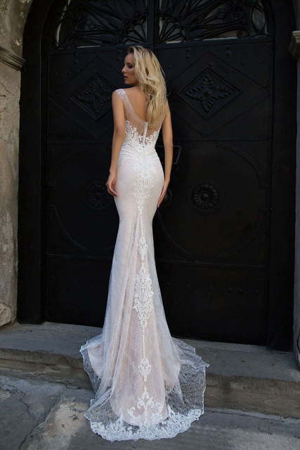 Свадебное платье Evita. Силуэт Рыбка, Пышное. Цвет Белый / Молочный, оттенки Розового. Вид 3