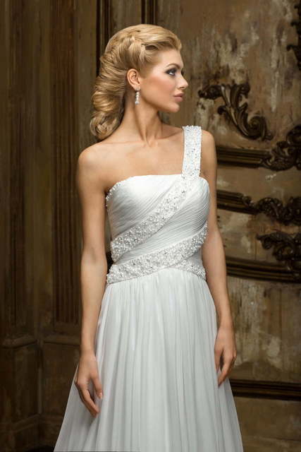 Свадебное платье Bertrana. Силуэт Прямое. Цвет Белый / Молочный. Вид 2