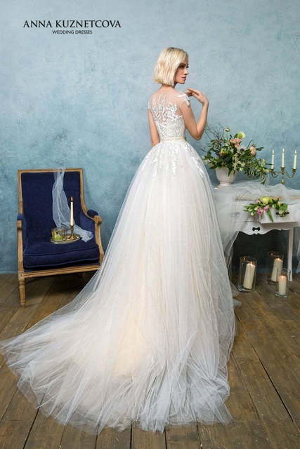 Свадебное платье Магалая. Силуэт Рыбка. Цвет Айвори / Капучино, Белый / Молочный. Вид 2