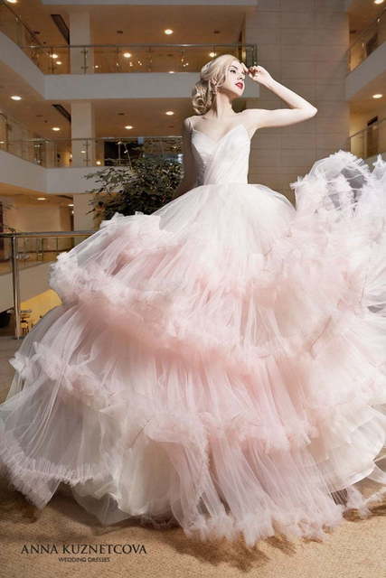 Свадебное платье Стефания. Силуэт Пышное. Цвет оттенки Розового. Вид 3