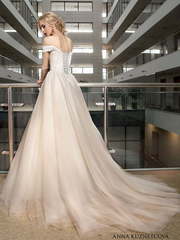 Свадебное платье Янина. Силуэт Пышное. Цвет Персик / Оранжевый, оттенки Розового. Вид 2