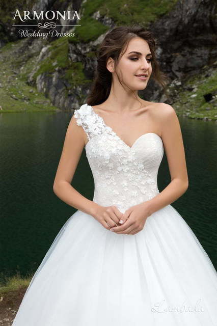 Свадебное платье Ламбада. Силуэт Пышное. Цвет Белый / Молочный. Вид 3