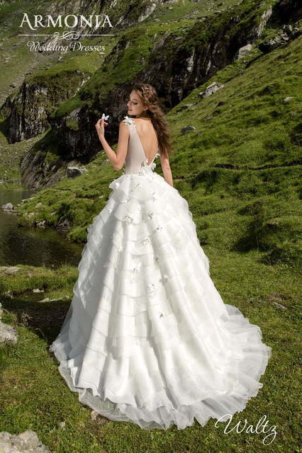 Свадебное платье Вальс. Силуэт Пышное. Цвет Айвори / Капучино, Белый / Молочный, оттенки Розового. Вид 2