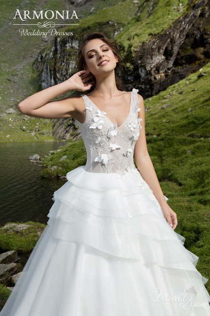 Свадебное платье Вальс. Силуэт Пышное. Цвет Айвори / Капучино, Белый / Молочный, оттенки Розового. Вид 3