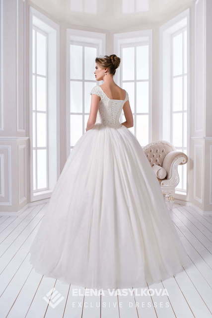Свадебное платье 122. Силуэт Пышное. Цвет Белый / Молочный. Вид 2