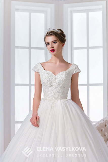 Свадебное платье 122. Силуэт Пышное. Цвет Белый / Молочный. Вид 3