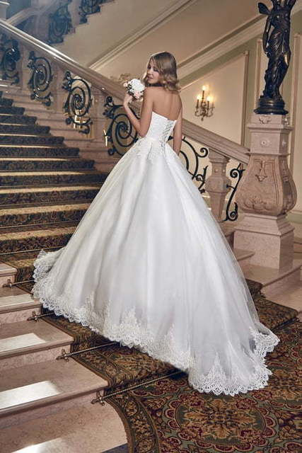 Свадебное платье Моника 2. Силуэт Пышное. Цвет Белый / Молочный. Вид 2