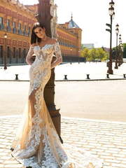 Свадебное платье Maricol. Силуэт Прямое, Рыбка. Цвет Айвори / Капучино, Персик / Оранжевый. Вид 1