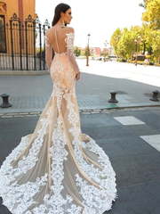 Свадебное платье Maricol. Силуэт Прямое, Рыбка. Цвет Айвори / Капучино, Персик / Оранжевый. Вид 2