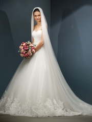 Свадебное платье Bellatrix. Силуэт Пышное. Цвет Белый / Молочный. Вид 1