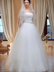 Свадебное платье Laura. Силуэт Пышное. Цвет Белый / Молочный. Вид 1