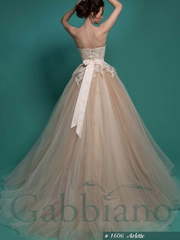 Свадебное платье Арлетте. Силуэт Пышное. Цвет Айвори / Капучино, Персик / Оранжевый. Вид 2