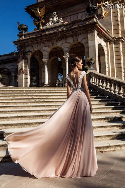 Свадебное платье Stana. Силуэт Греческий, Прямое. Цвет Айвори / Капучино, Персик / Оранжевый, оттенки Розового. Вид 2