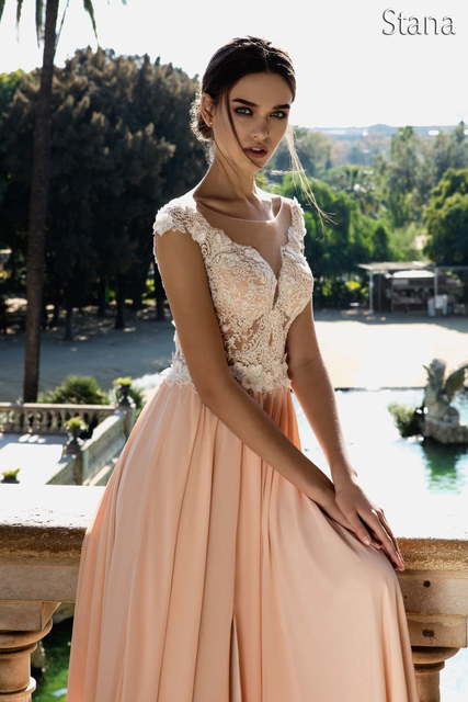 Свадебное платье Stana. Силуэт Греческий, Прямое. Цвет Айвори / Капучино, Персик / Оранжевый, оттенки Розового. Вид 4