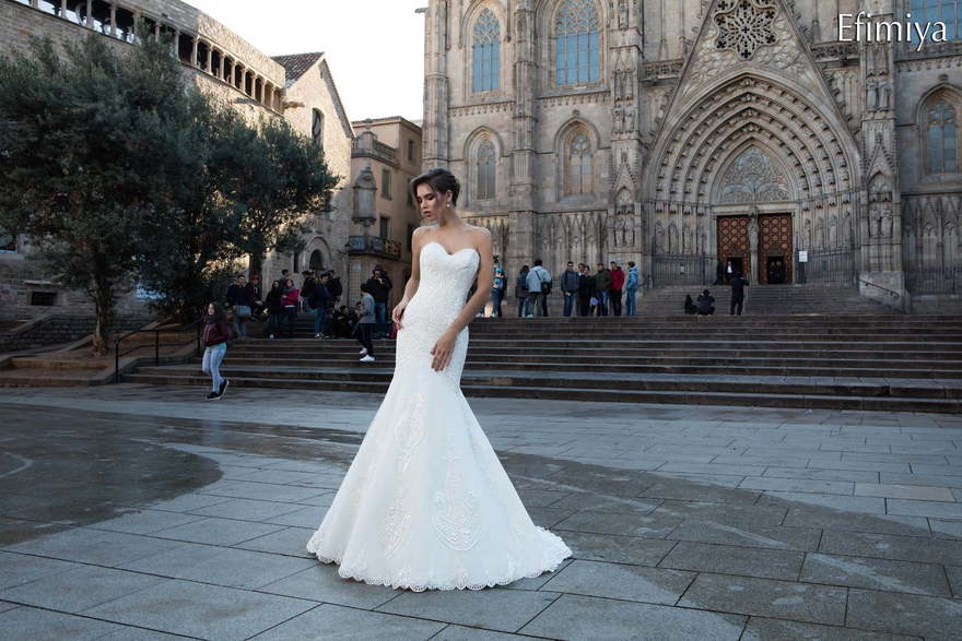 Свадебное платье Efimia. Силуэт Рыбка. Цвет Белый / Молочный. Вид 3